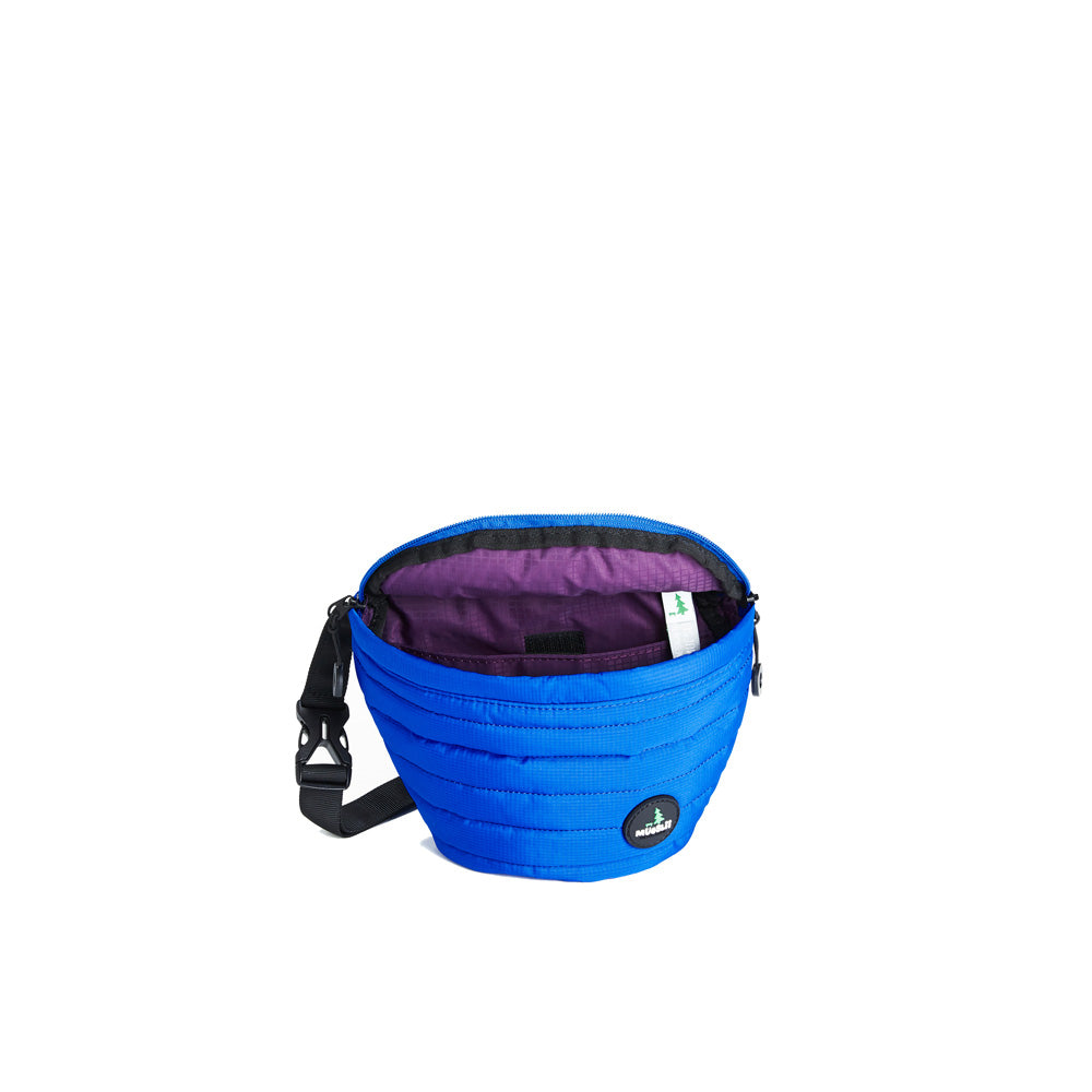 Mueslii puffer waist bag, made of high density nylon and Ykk zips, color high tech electric blue, inside view.
