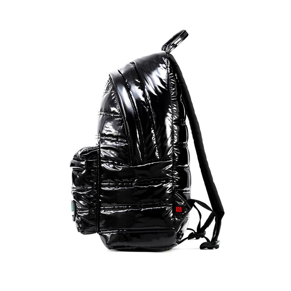 Mueslii original puffer daily backpack made of metal coated nylon and Ykk zips, color black, side view.
