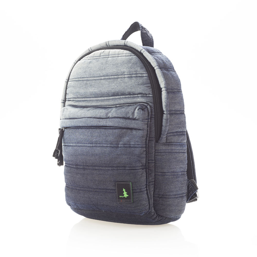 Mueslii original puffer daily backpack made of high density nylon and Ykk zips, color stone washed denim, light and confortable.