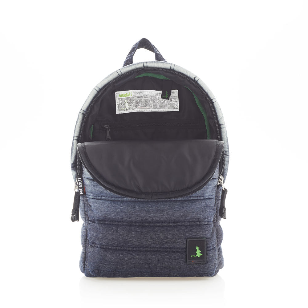 Mueslii original puffer daily backpack made of high density nylon and Ykk zips, color stone washed denim, inside view.