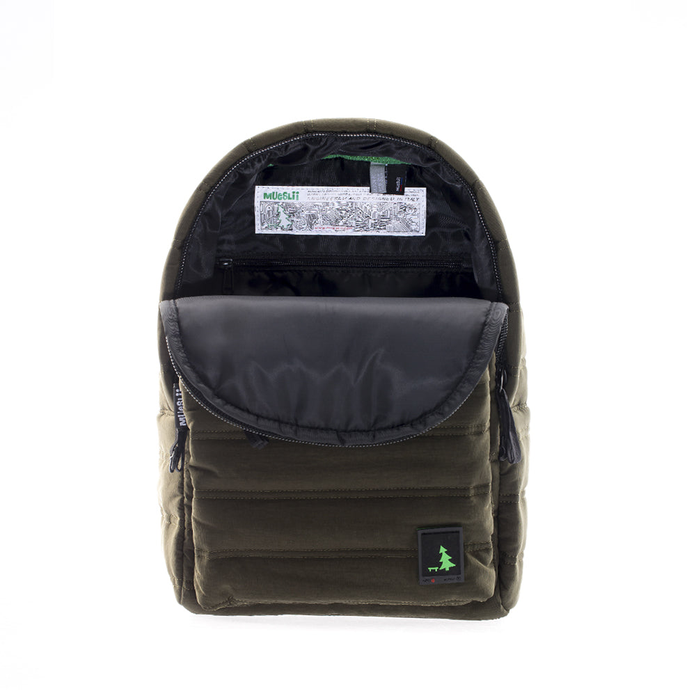 Mueslii original puffer daily backpack made of high density nylon and Ykk zips, color green crinkle-nylon, inside view.