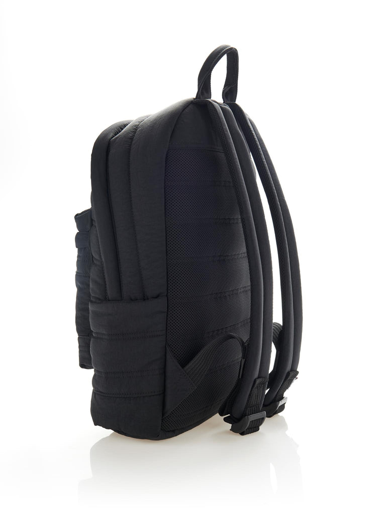 Daily backpack made with crinkle nylon, designed to keep your laptop (max 15”) safe and cushioned. Color Black.