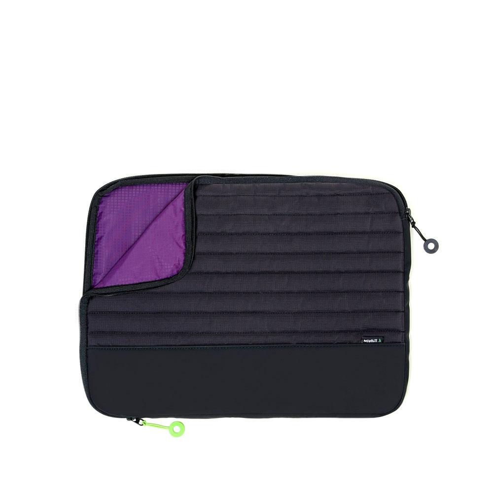 Mueslii 16" padded laptop sleeves made of rip stop nylon and Ykk zips, color rip stop black, inside view.